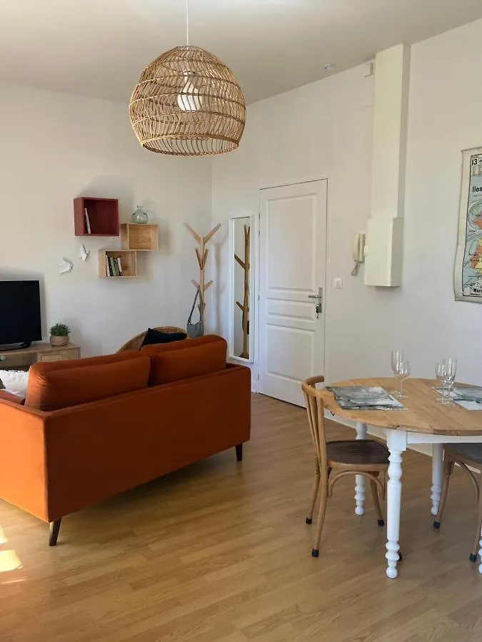 Appartement Calme Avec Balcons & Vue Sur Thermes Vichy Apartment